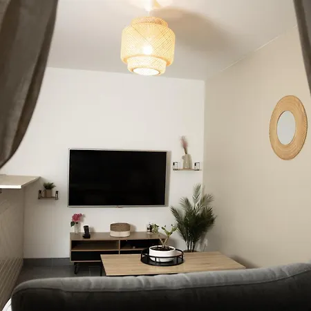 Charmante Maisonnette Centre Apartman Nemours